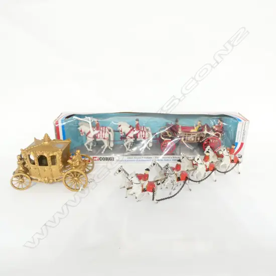2 CORONATION CARRIAGES ONE BOXED L. 390MM