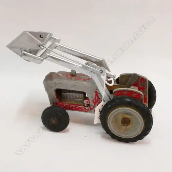 FUN HO TRACTOR 801? WITH FRONT SHOVEL, L.230mm