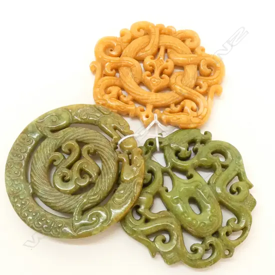 3 CHINESE CARVED AMULETS JADE? Dia.70mm