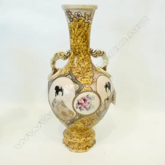 SATSUMA GEISHA VASE H. 290MM