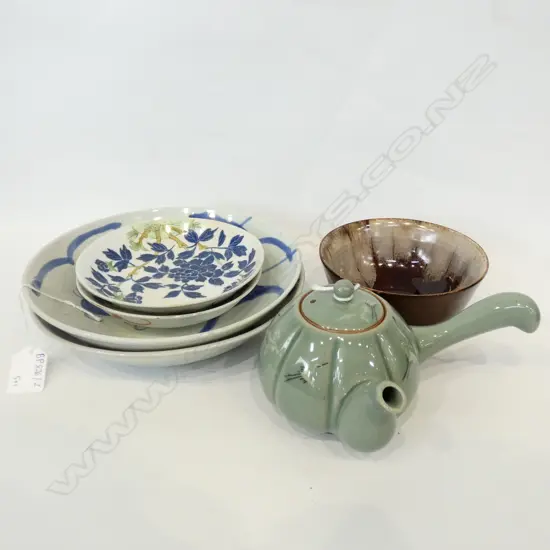 5 ORIENTAL BOWLS + TEAPOT