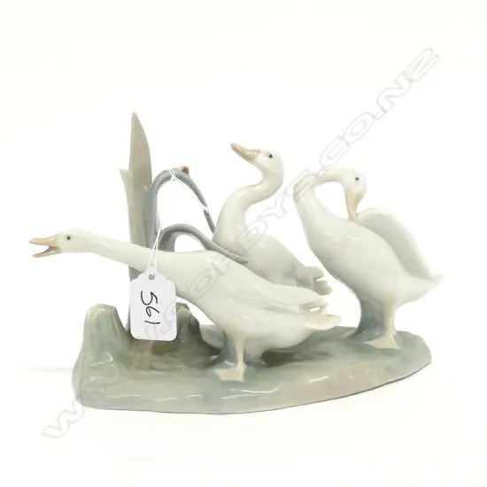 LLADRO FIGURE 3 GEESE L. 230MM
