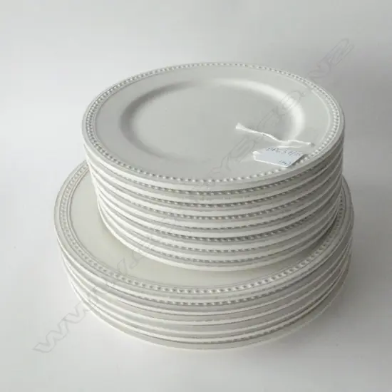 14 WHITE PLATES 6 MAIN 275MM DIA