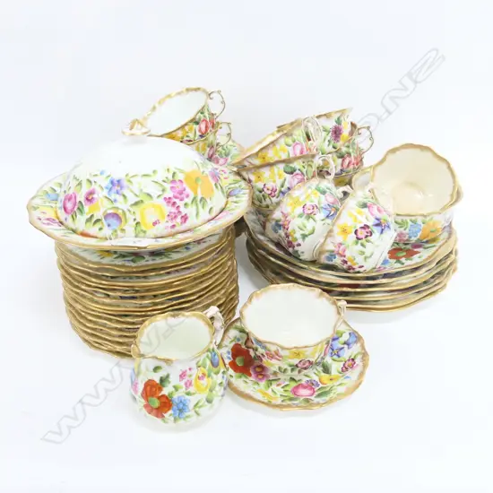 LARGE HAMMERSLY TEA SERVICE 12 CUPS /SAUCERS PLATES ETC SOME FAULTS
