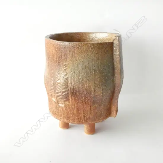 VINTAGE STAMPED JAPANESE FOOTED IKEBANA VASE H. 200MM