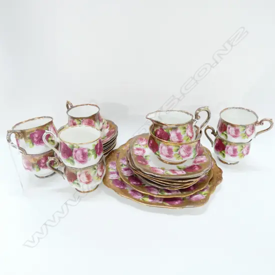26 PCE ROYAL ALBERT TEA SERVICE OLD ENGLISH ROSE