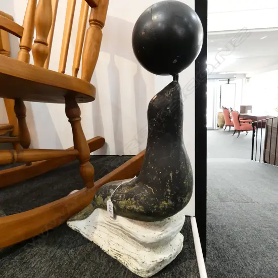 SMALL CONCRETE SEAL H 470 MM