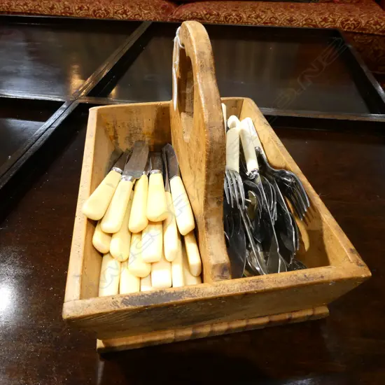 WOODEN TRAY OF CUTLERY INCL.  'BONE' IVORINE KNIVES