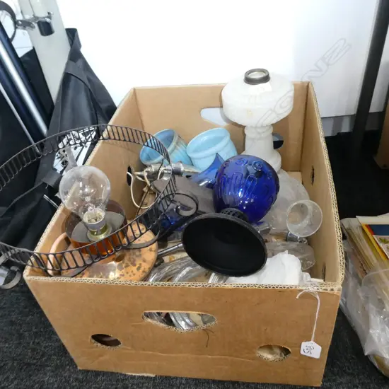 LOT ASST LIGHT FITTINGS KERO/CHANDELIER ARMS ETC