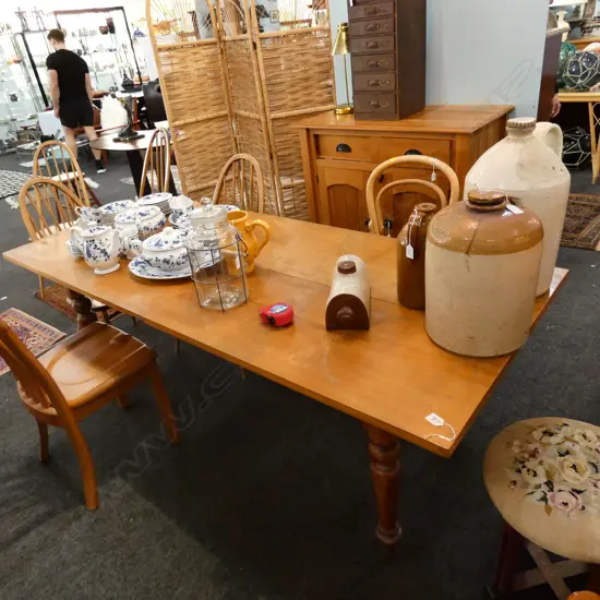 KAURI DINING TABLE L 2070MM