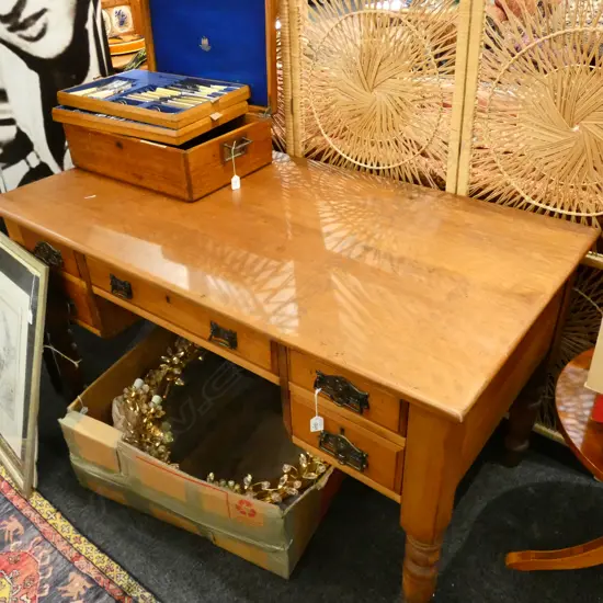 KAURI DESK L. 1355MM