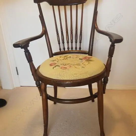 SPINDLE BACK CHAIR w TAPESTRY SEAT