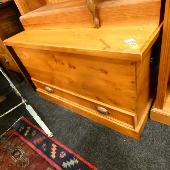 PINE BLANKET BOX WITH DRAWER H. 555MM W. 965MM