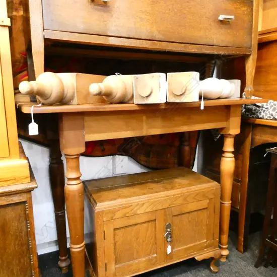 RIMU CONSOLE TABLE H. 985MM W. 1095MM