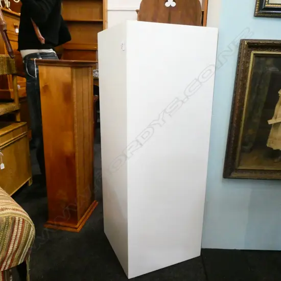PAINTED DISPLAY PLINTH