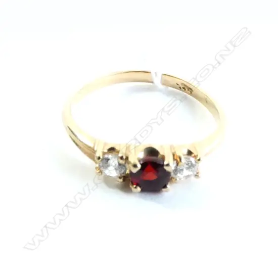 9ct GARNET & CZ 3 STONE RING