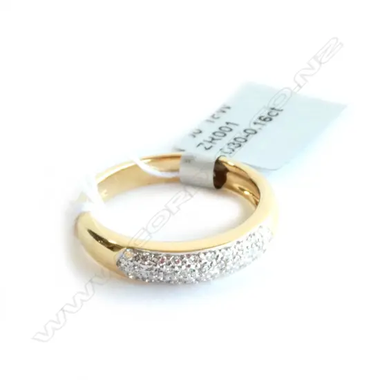 18ct Y/GOLD & 30 DIAMOND RING. INS $1680