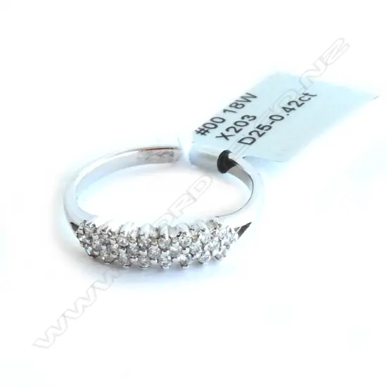 18ct W/GOLD & 25 DIAMOND RING. INS $1980