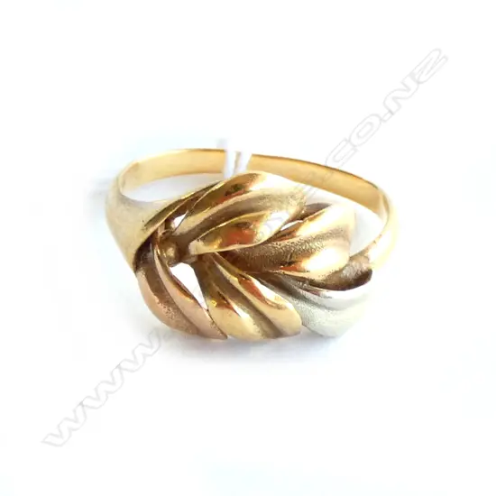 18CT Y/GOLD RING 3.6gms