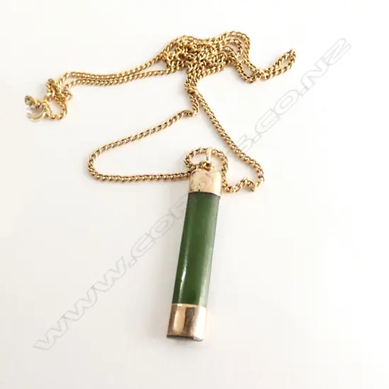 9CT GOLD POUNAMU PENDANT WITH 9CT GOLD CHAIN 3gm
