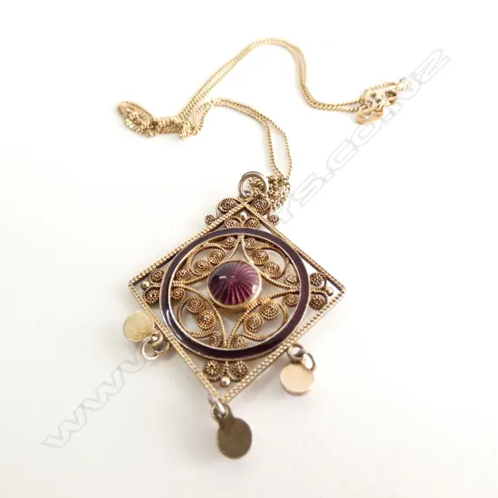 SILVER GILT CHAIN AND PENDANT