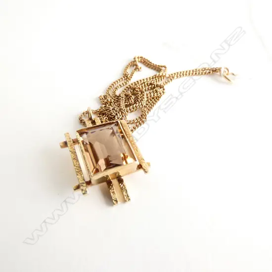 RETRO 9CT GOLD AND SMOKY QUARTZ PENDANT WITH FINE CHAIN
