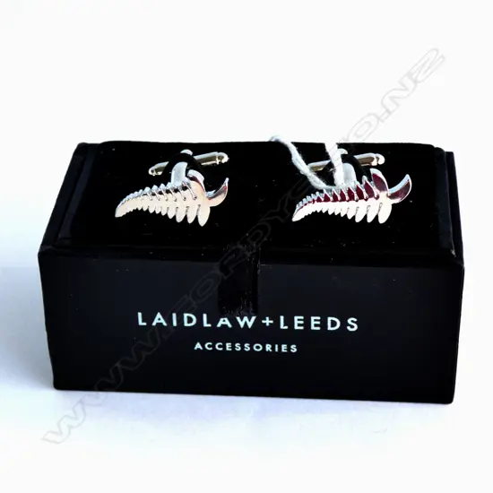 PR CASED SILVER FERN CUFFLINKS 