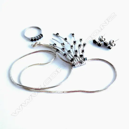 SILVER & SAPPHIRE SUITE OF JEWELLERY...