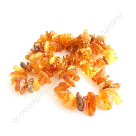 VINTAGE AMBER NECKLACE 