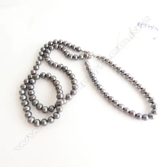 BLACK FRESH WATER PEARL NECKLACE & BRACELET