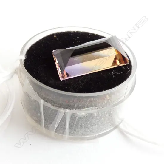 7.06 CT BI COLOUR AMETHYST 16 X 8MM