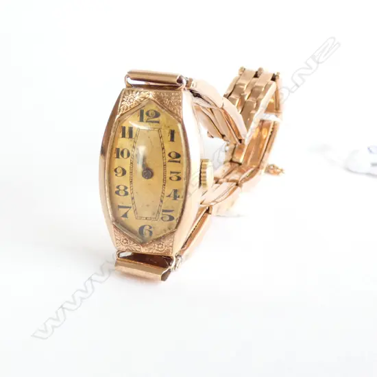 9CT ROSE GOLD WATCH (9.0gm including movement) AND STRAP (12.73gm)