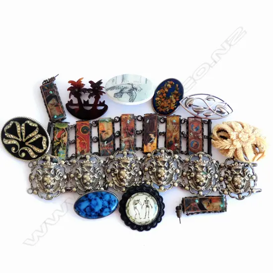 COLLECTION COSTUME BROOCHES ETC