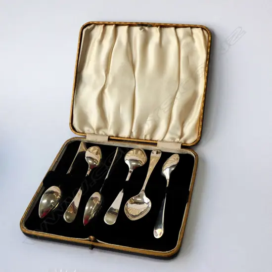 6 CASED STG SILVER TEASPOONS, SHEFFIELD 1933 53 GRAMS