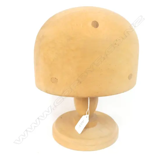 VINTAGE KAURI HAT BLOCK H. 240mm