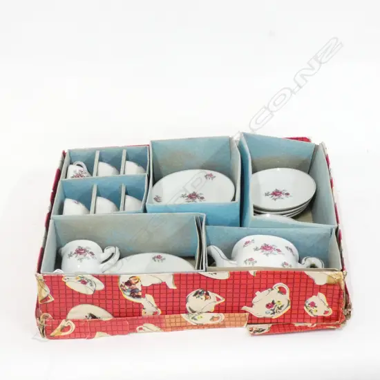 CHILDS 6 PIECE TEA SET IN ORIGINAL BOX