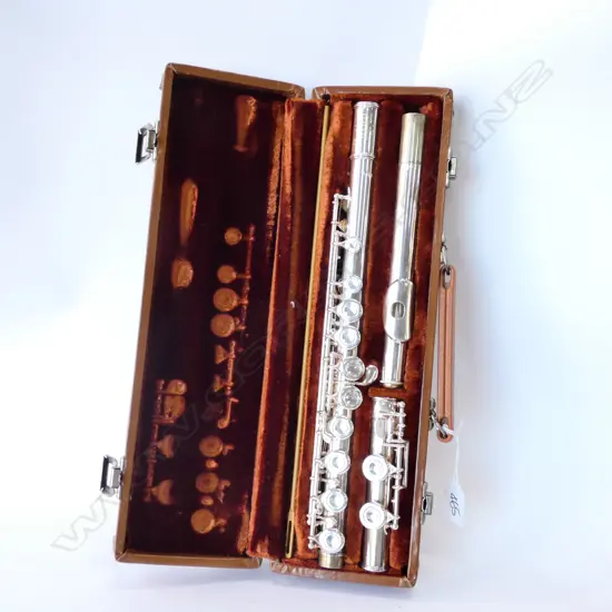 CASED ARTLEY FLUTE 