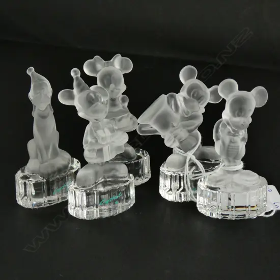 5xGOEBELS CRYSTAL DISNEY FIGS : MICKEY MOUSE PARTY, MINNIE PARTY, PLUTO PARTY. MICKEY TROPHY, MICKEY HANDS IN POCKETS