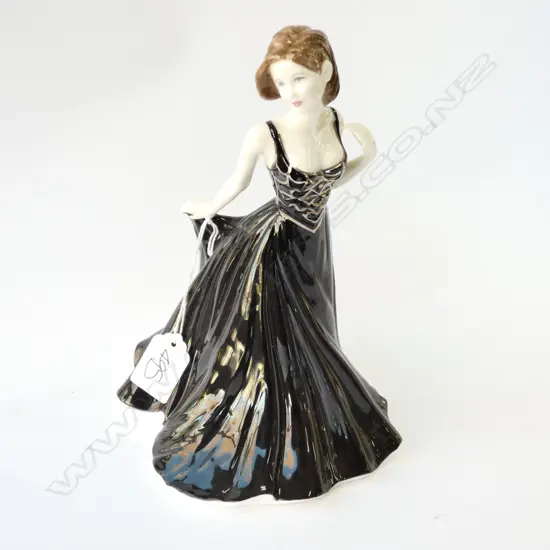 R/DOUTON FIGURE 'AMELIA' + BOX