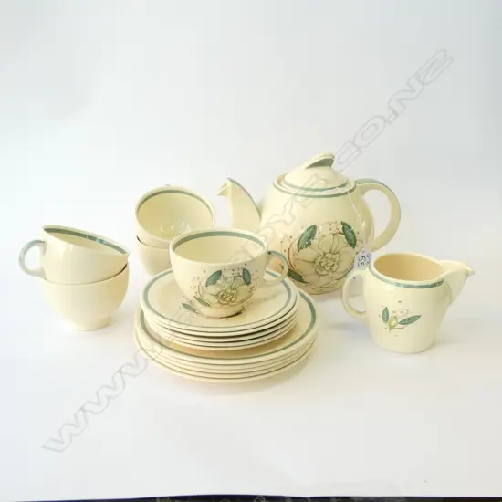 SUSIE COOPER 'GARDENIA' KESTREL TEA SERVICE