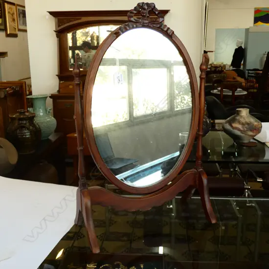 SMALL OVAL BEDROM MIRROR