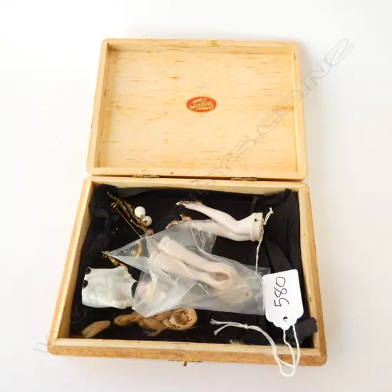 6 small collectables: PR LEGS + PR ARMS + PORCELAIN PERFUME...