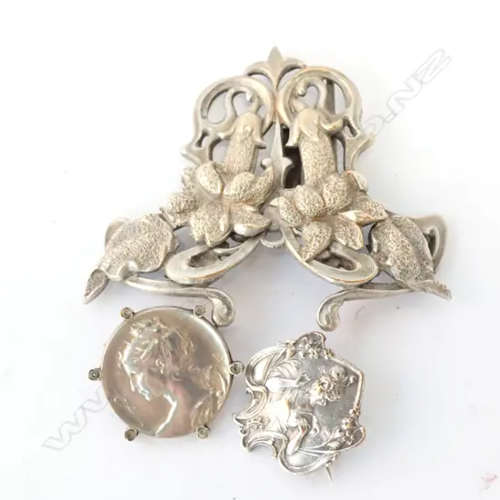 3 ART NOUVEAU ITEMS: BUCKLE & 2 BROOCHES...