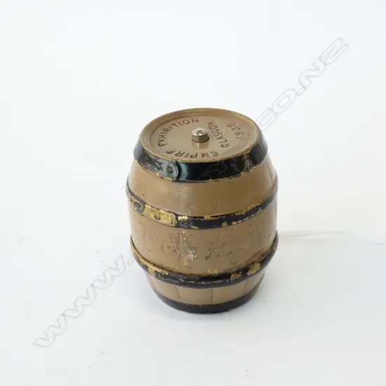 RARE 1938 'Wm.YOUNG & Co. BREWERS' BARREL TAPE MEASURE...