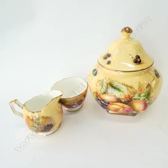 AYNSLEY LIDDED DISH /CREAM+ SUGAR H 170 MM