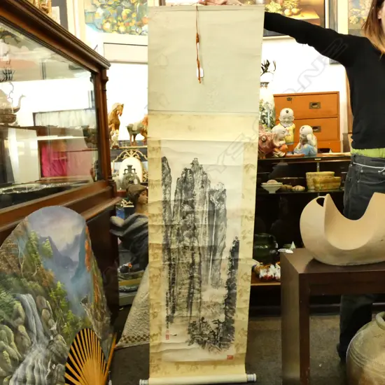 AN ANTIQUE CHINESE SCROLL