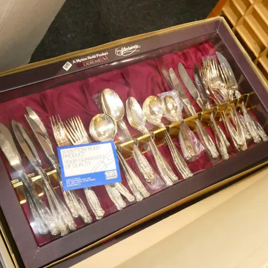 BOXED RODD GROSVENOR LAUREATE CUTLERY 