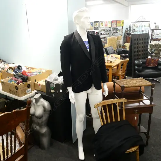 MALE MANNEQIN IN 2 PARTS H. 1900MM