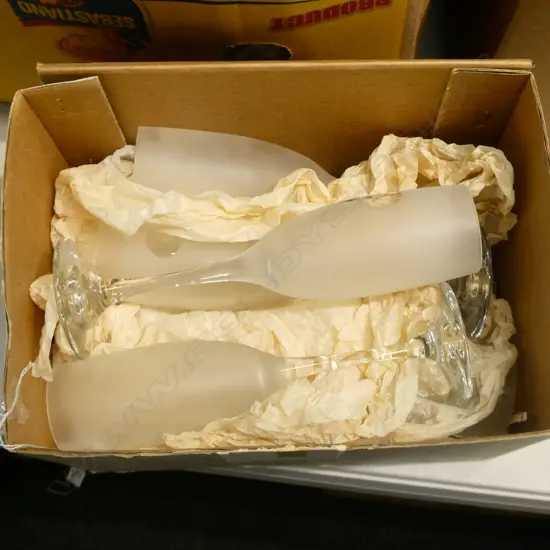 SIX FROSTED CHAMPAGNE FLUTES