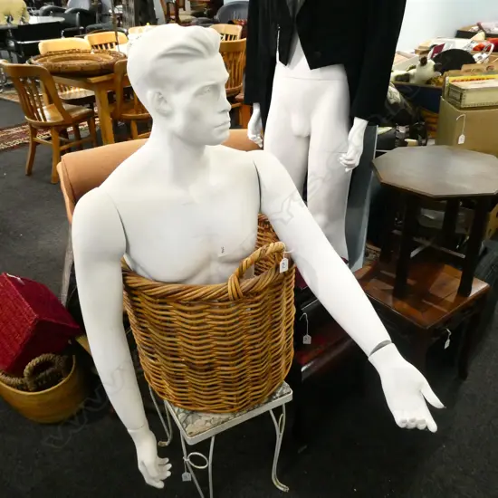 MALE MANNEQIN TOP HALF ONLY H. 1050MM